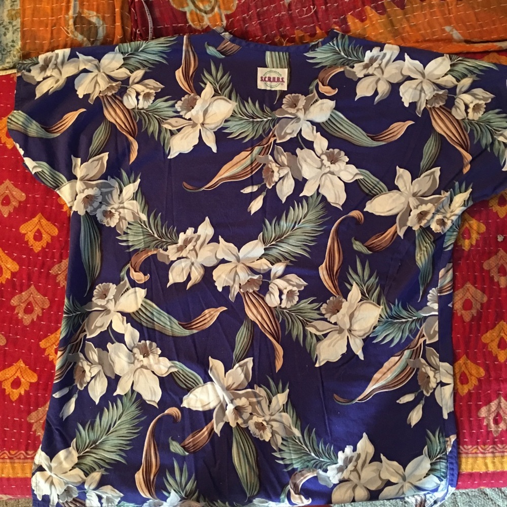 S.C.R.U.B.S. Short-sleeved V-neck Top